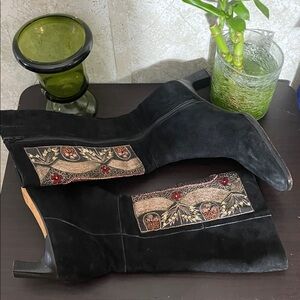 Art Effects Embroidered Black Suede Women's Boots